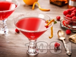 Малинополитан (Razmopolitan) - коктейл космополитан - малинова вариация - снимка на рецептата Малинополитан (Razmopolitan) - коктейл космополитан - малинова вариация - снимка на рецептата